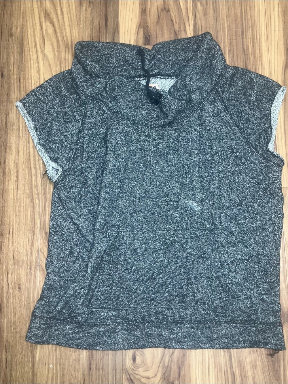 Mudd Heathered Black & White Short-Sleeve Pullover